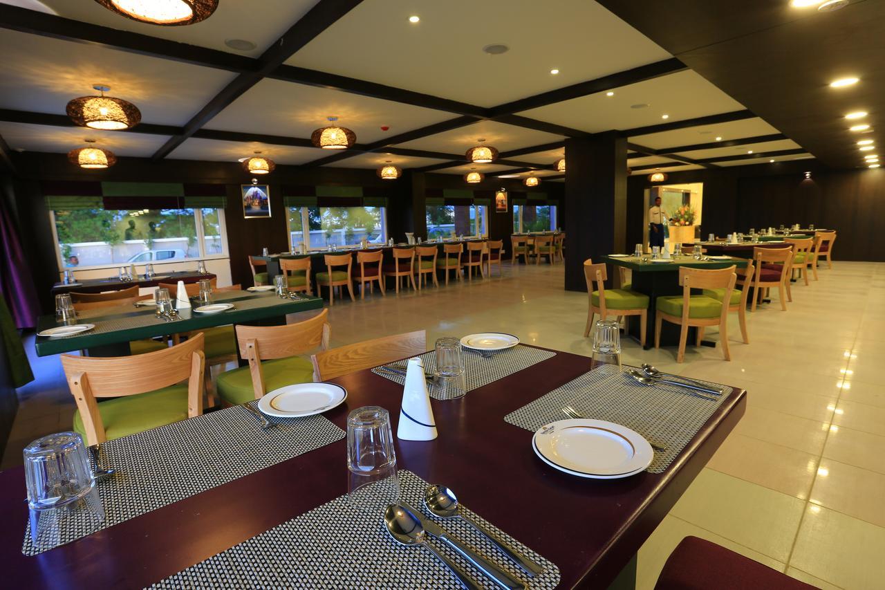 Nandan Kanan Hotel & Resort Sipra Esterno foto