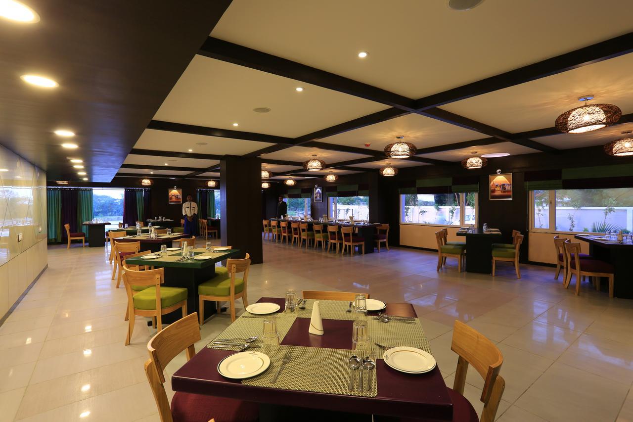 Nandan Kanan Hotel & Resort Sipra Esterno foto