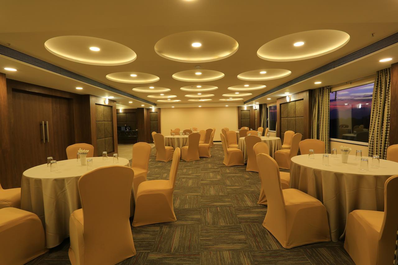 Nandan Kanan Hotel & Resort Sipra Esterno foto